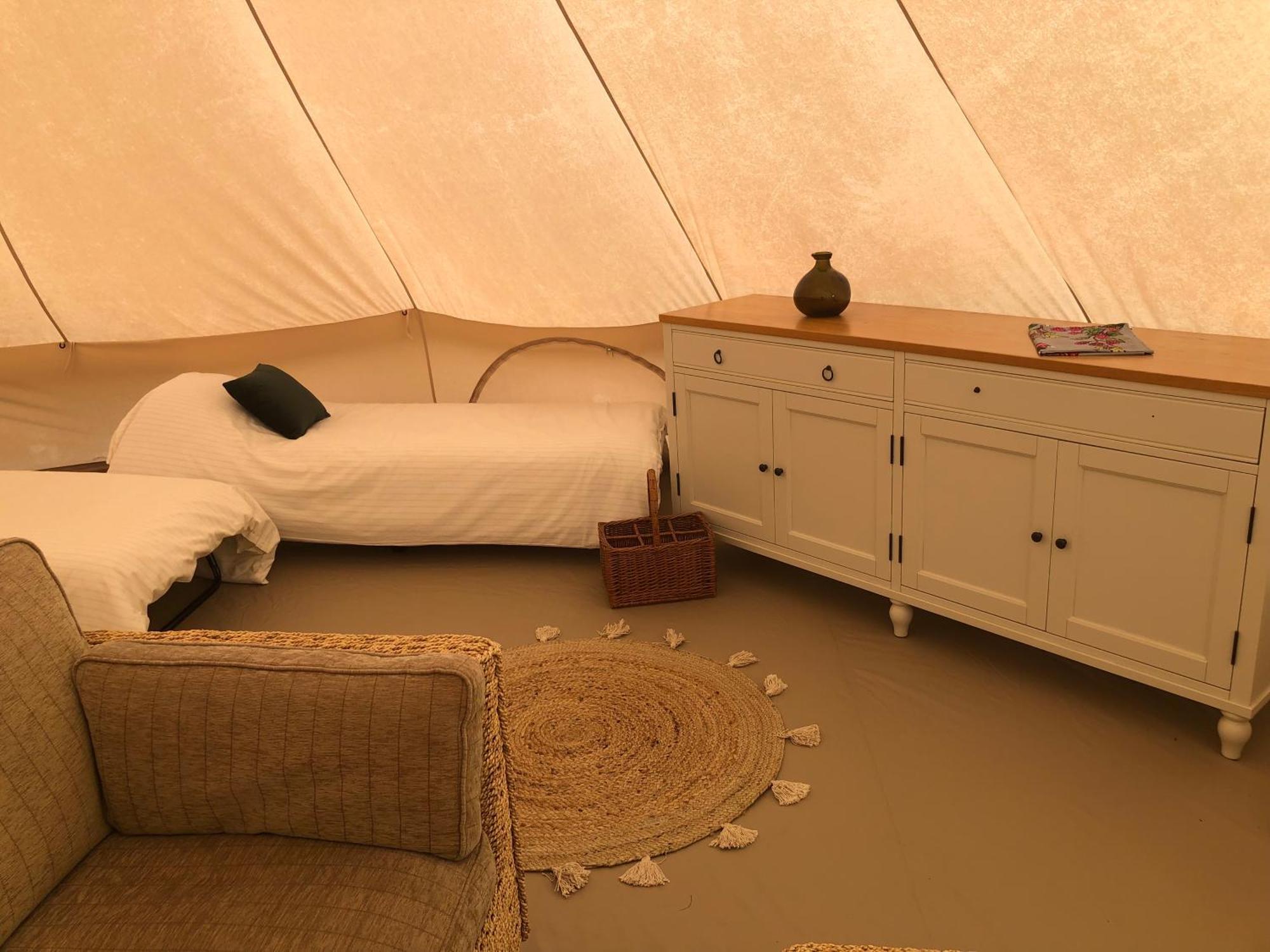 Old Oak Farm Luxury tent *
